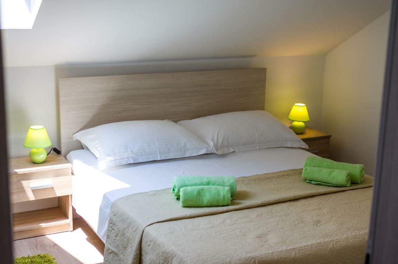 Apartman Iva Zara Exteriör bild