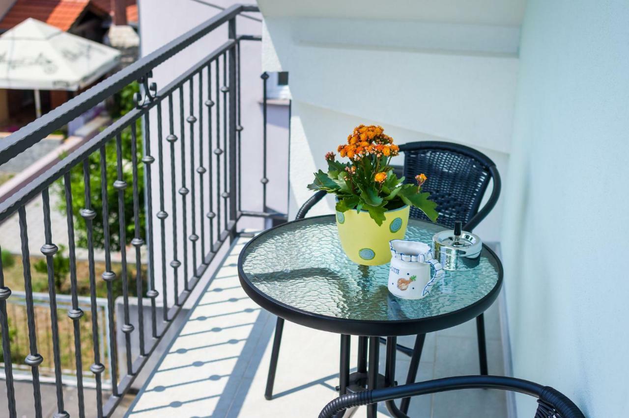 Apartman Iva Zara Exteriör bild