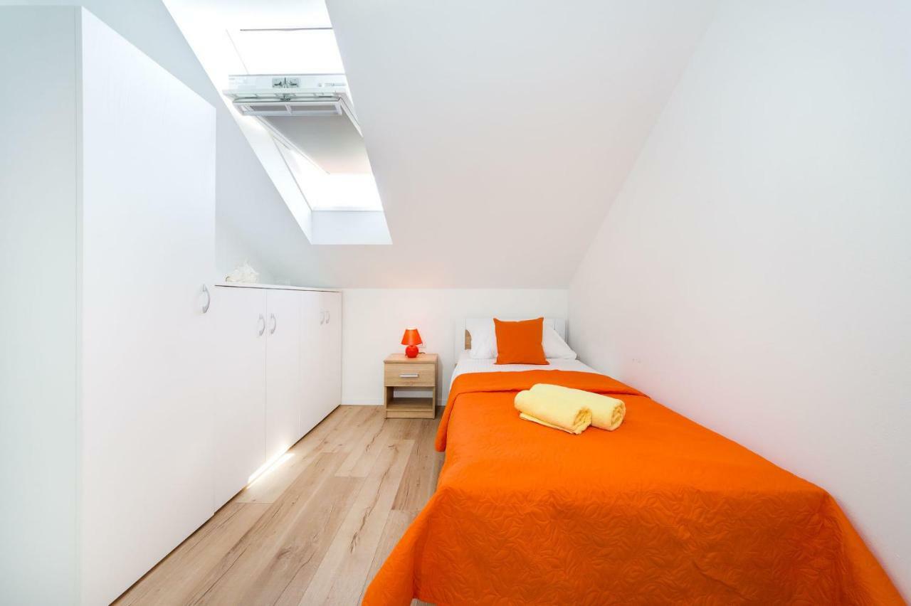 Apartman Iva Zara Exteriör bild