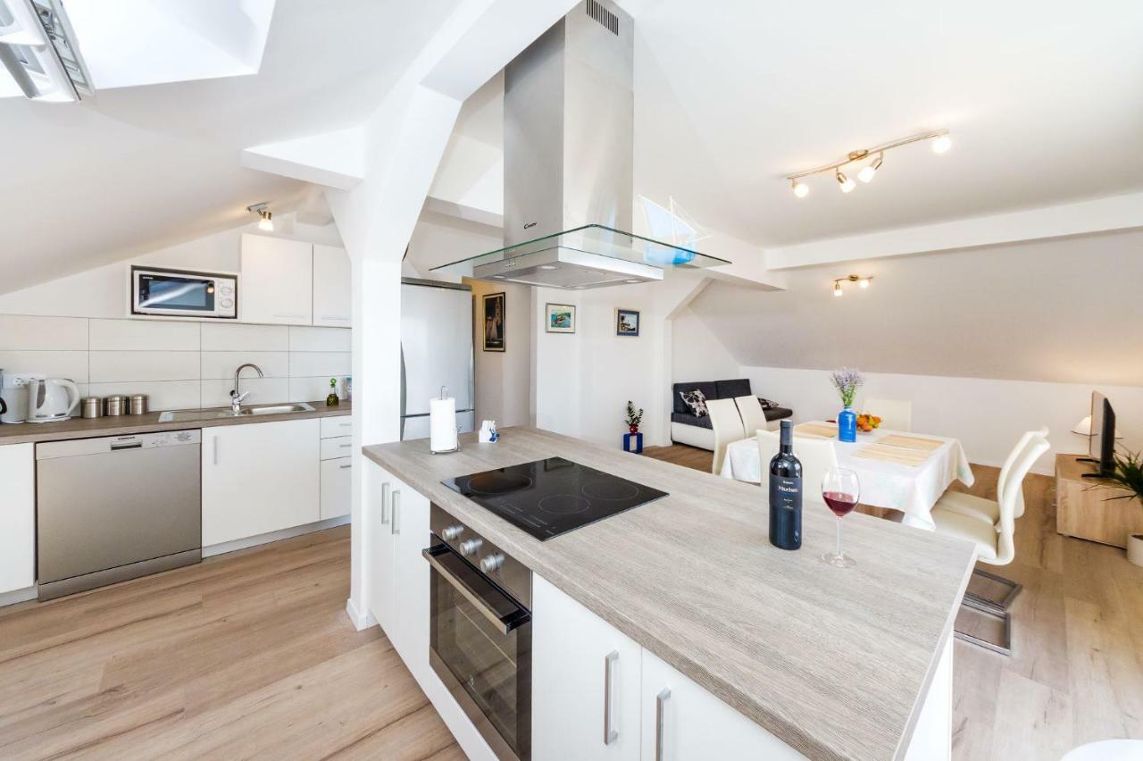 Apartman Iva Zara Exteriör bild