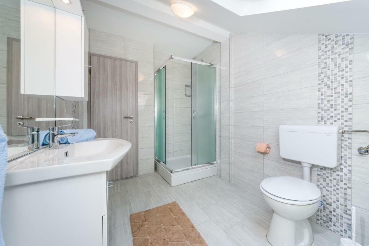 Apartman Iva Zara Exteriör bild
