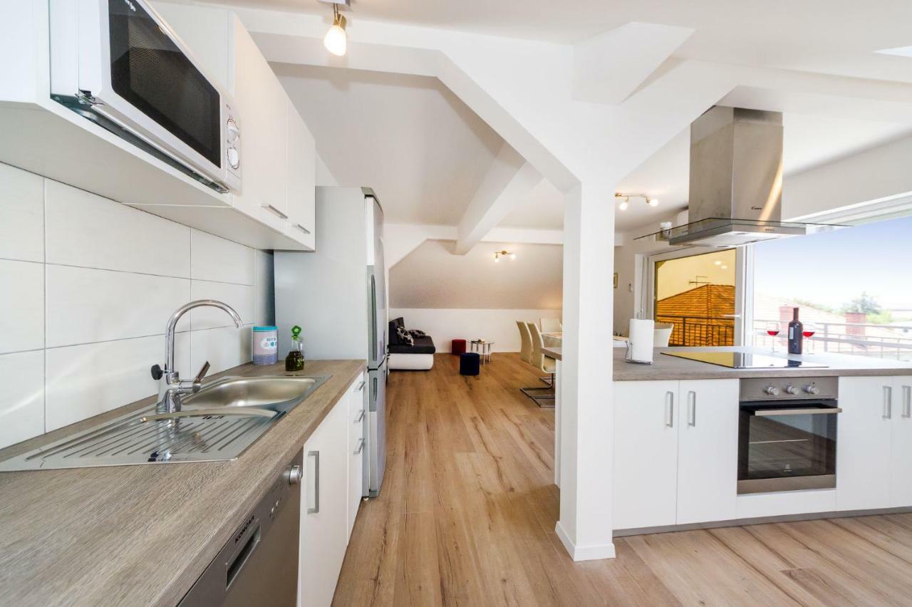 Apartman Iva Zara Exteriör bild
