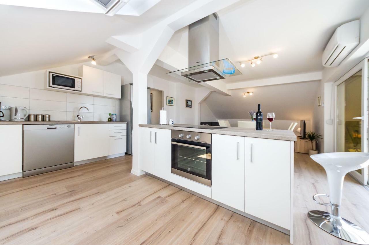 Apartman Iva Zara Exteriör bild